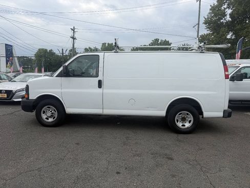 Used 2015 Chevrolet Express 2500 RWD image 1