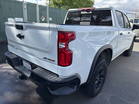 Used 2025 Chevrolet Silverado 1500 ZR2 w/ Technology Package AWD/4WD image 4