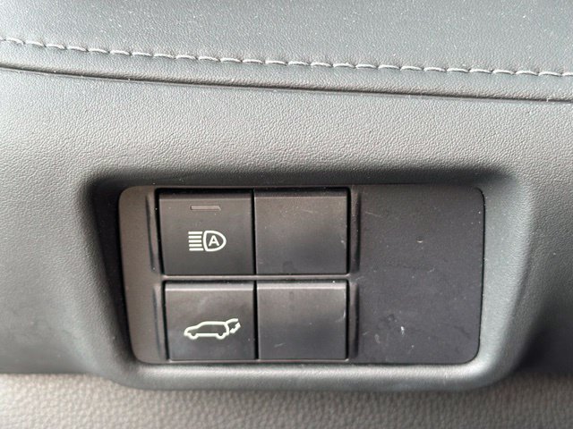 Used 2021 Toyota Highlander XLE FWD image 20