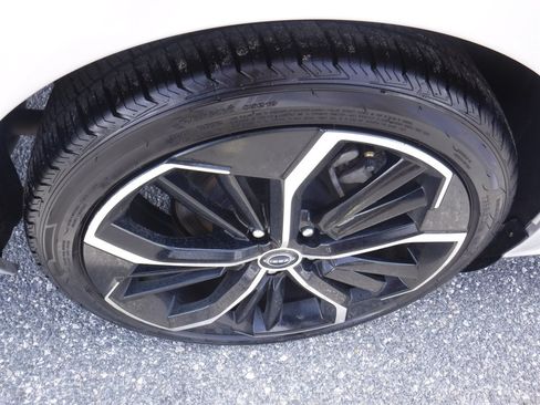 Used 2024 Nissan Altima 2.5 SR FWD image 4