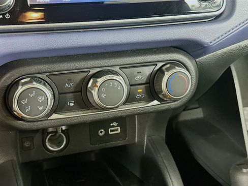 Used 2024 Nissan Versa SV FWD image 22