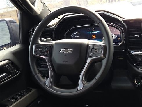 Used 2023 Chevrolet Silverado 1500 ZR2 w/ Technology Package image 14