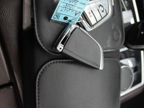 Used 2018 BMW 740i image 37