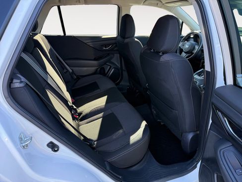 Used 2022 Subaru Outback Premium image 18