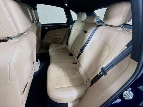 Certified 2021 Porsche Macan image 21