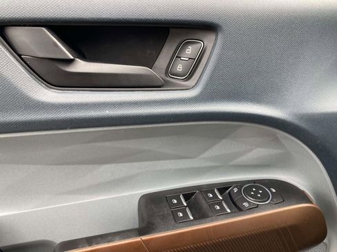 Used 2022 Ford Maverick Lariat w/ Lariat Luxury Package FWD image 18
