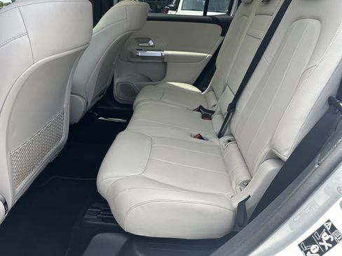 Used 2022 Mercedes-Benz GLB 250 4MATIC image 22
