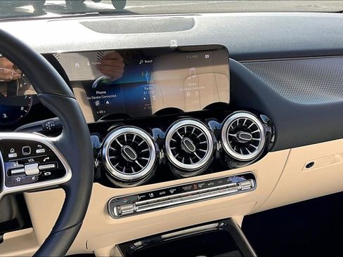 Certified 2022 Mercedes-Benz GLA 250 4MATIC image 6