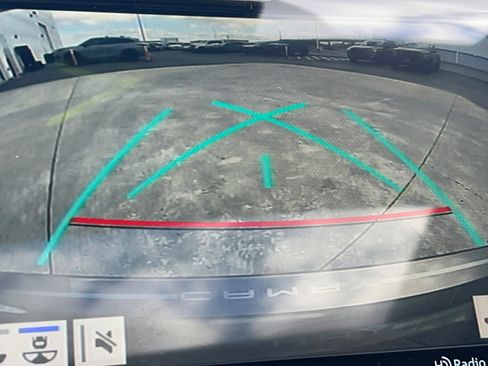 Used 2020 Toyota Camry XLE w/ Sunroof Package image 16