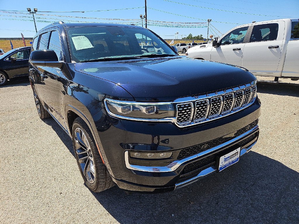 Used 2023 Jeep Grand Wagoneer Series III AWD/4WD image 11