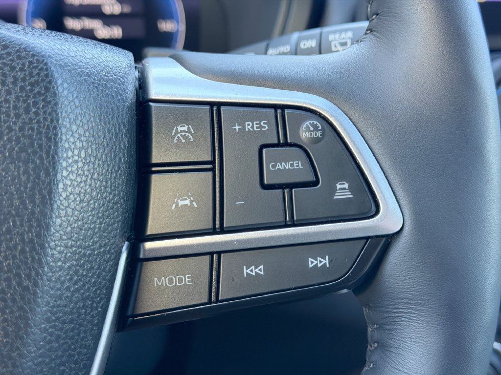 Used 2025 Toyota Grand Highlander AWD image 27