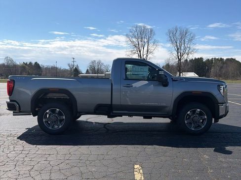 New 2026 GMC Sierra 2500 SLE image 4