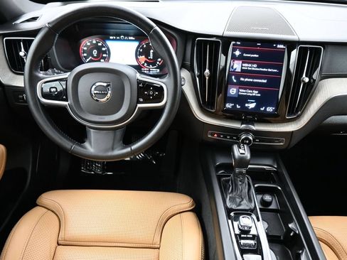 Used 2020 Volvo XC60 T6 Inscription w/ Protection Package Premier AWD/4WD image 6