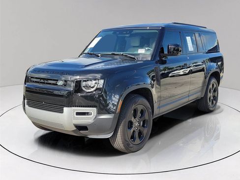 Used 2025 Land Rover Defender 130 S image 3