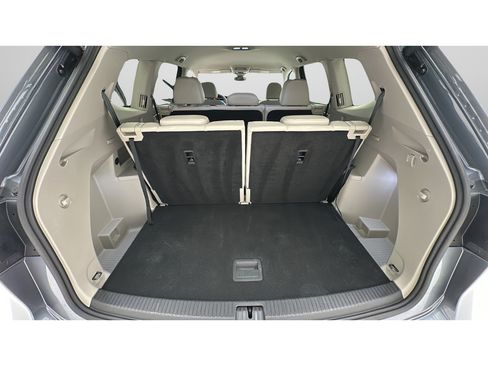 Used 2025 Volkswagen Atlas SE AWD/4WD image 24