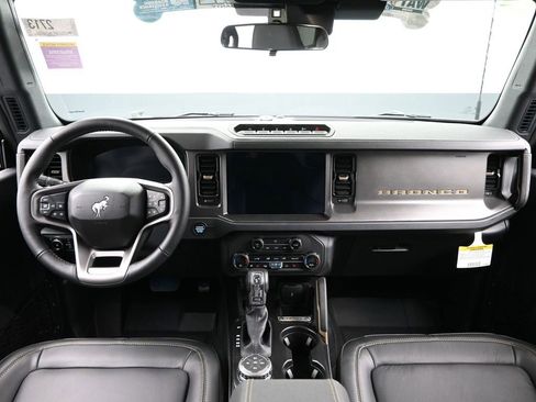 New 2025 Ford Bronco Badlands image 32