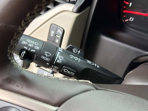 Used 2015 GMC Yukon Denali w/ Touring Package image 40