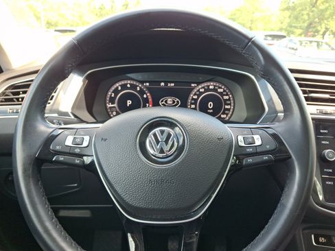 Used 2019 Volkswagen Tiguan SEL AWD/4WD image 21