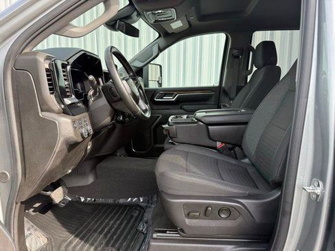 Used 2025 Chevrolet Silverado 2500 LT w/ Convenience Package AWD/4WD image 6