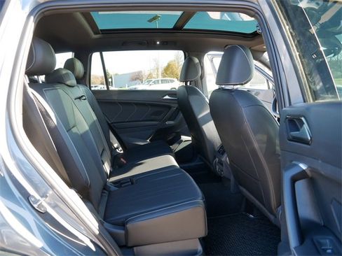 Certified 2024 Volkswagen Tiguan SE R-Line image 19