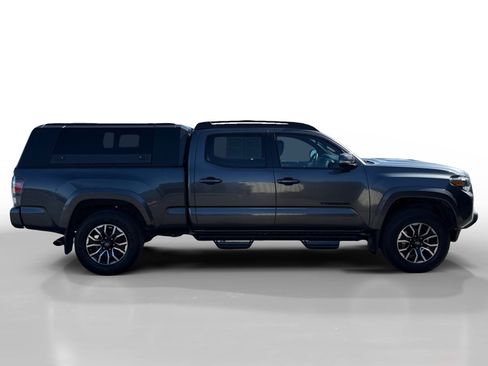 Used 2021 Toyota Tacoma TRD Sport w/ TRD Premium Sport Package AWD/4WD image 6