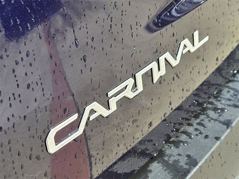 New 2026 Kia Carnival FWD image 8