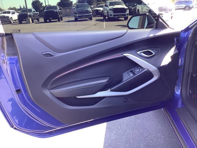 Used 2022 Chevrolet Camaro LT RWD image 8