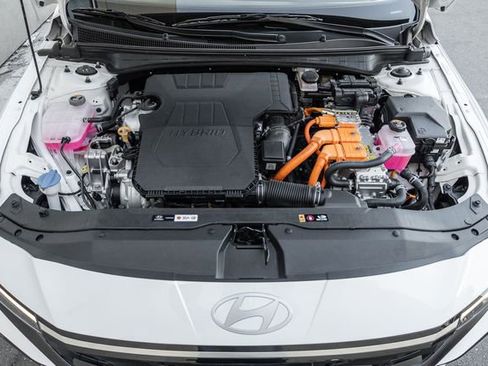 Used 2024 Hyundai Elantra Limited image 15