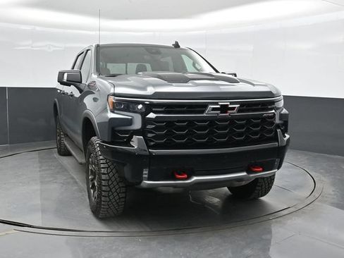 Used 2025 Chevrolet Silverado 1500 ZR2 w/ Technology Package AWD/4WD image 7