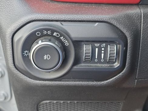 Used 2018 Jeep Wrangler Unlimited Rubicon AWD/4WD image 22