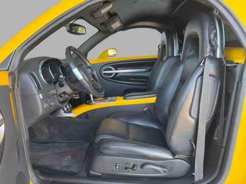 Used 2004 Chevrolet SSR w/ Preferred Equipment Group RWD image 19