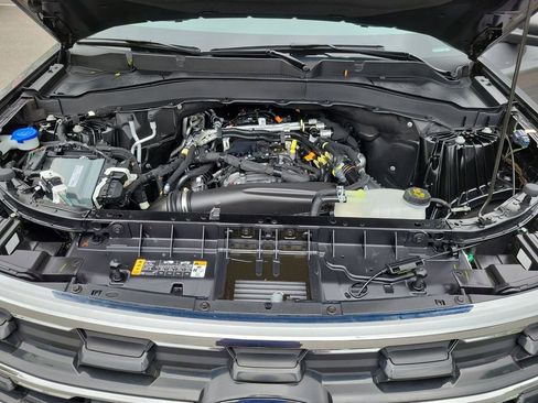 Used 2025 Ford Explorer Active RWD image 39