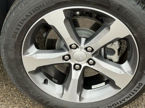 Used 2023 Jeep Grand Cherokee 4WD 4xe image 50