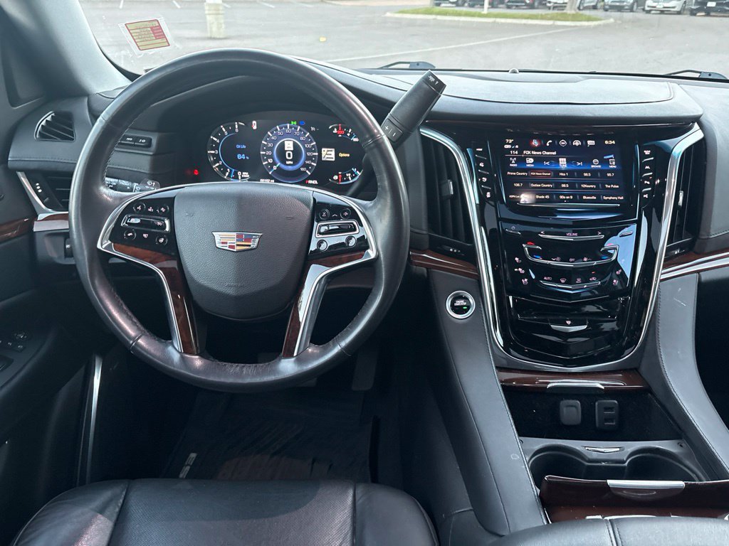 Used 2019 Cadillac Escalade Luxury AWD/4WD image 12