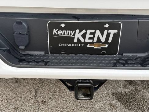 Certified 2024 GMC Canyon AT4 w/ AT4 Premium Package AWD/4WD image 13