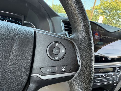 Used 2021 Honda Pilot EX image 19