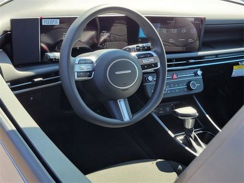 New 2026 Hyundai Tucson SE image 3