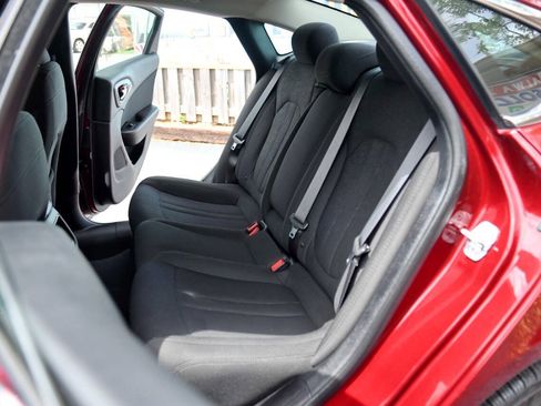 Used 2015 Chrysler 200 Limited FWD image 15