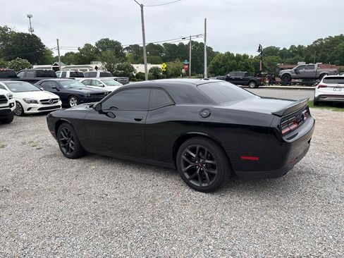 Used 2019 Dodge Challenger SXT w/ Blacktop Package RWD image 12