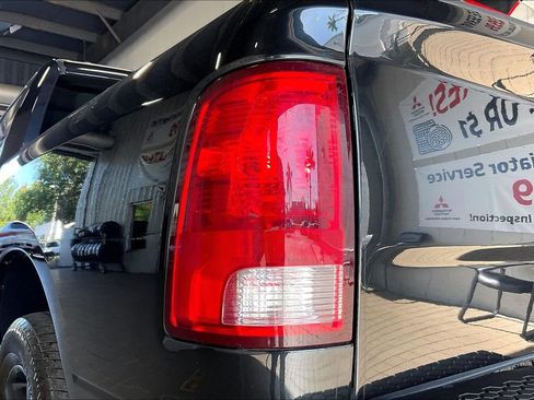 Used 2019 RAM 1500 Express w/ Wheel & Sound Group AWD/4WD image 17