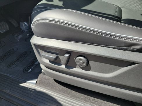 New 2026 INFINITI QX80 Luxe image 16