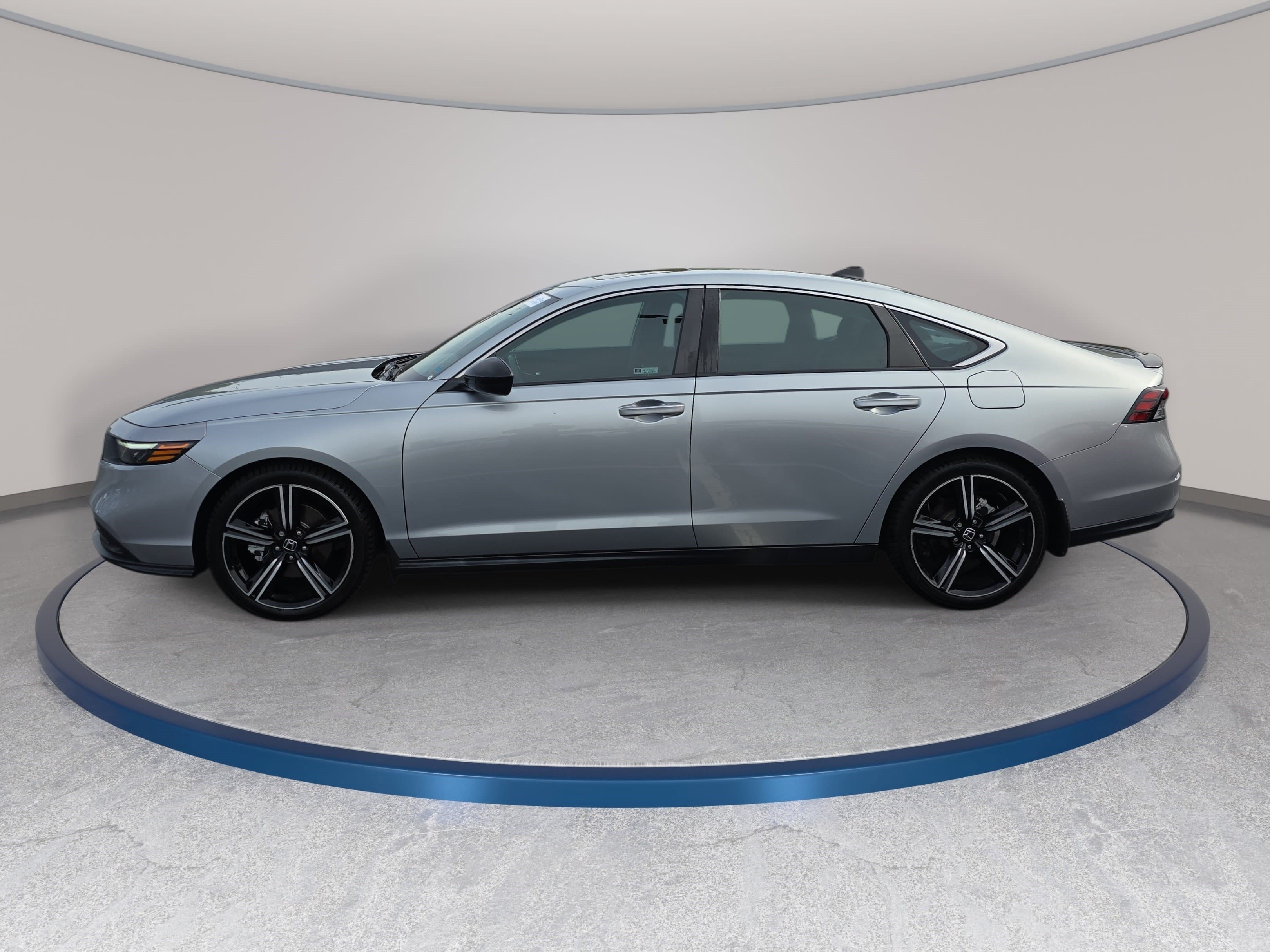 Used 2024 Honda Accord Sport image 8