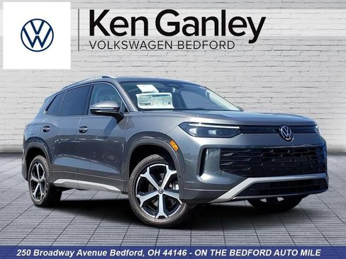 New 2026 Volkswagen Tiguan SE AWD/4WD image 1