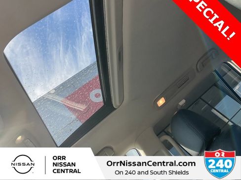 Used 2024 Nissan Armada SL w/ Captain's Chairs Package image 18