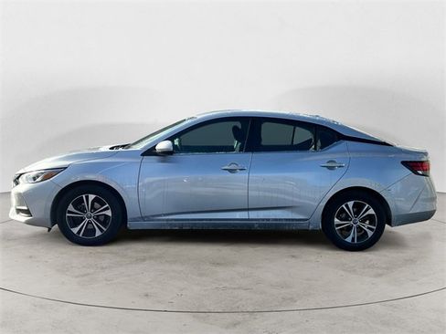 Used 2022 Nissan Sentra SV image 2