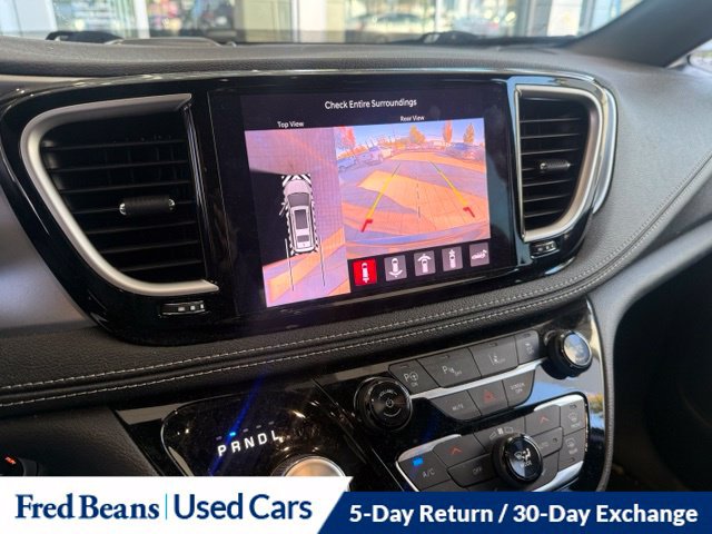 Used 2022 Chrysler Pacifica Touring-L w/ Uconnect Theater Family Group FWD image 32