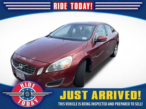 Used 2013 Volvo S60 T5 AWD/4WD image 1
