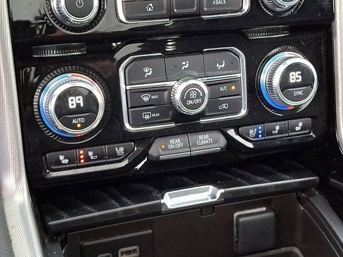 Used 2023 GMC Yukon XL Denali image 21