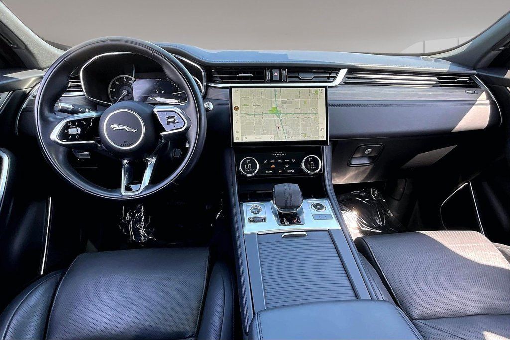 Used 2022 Jaguar F-PACE S AWD/4WD image 7
