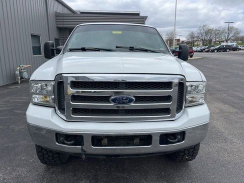 Used 2006 Ford F350 XLT image 2